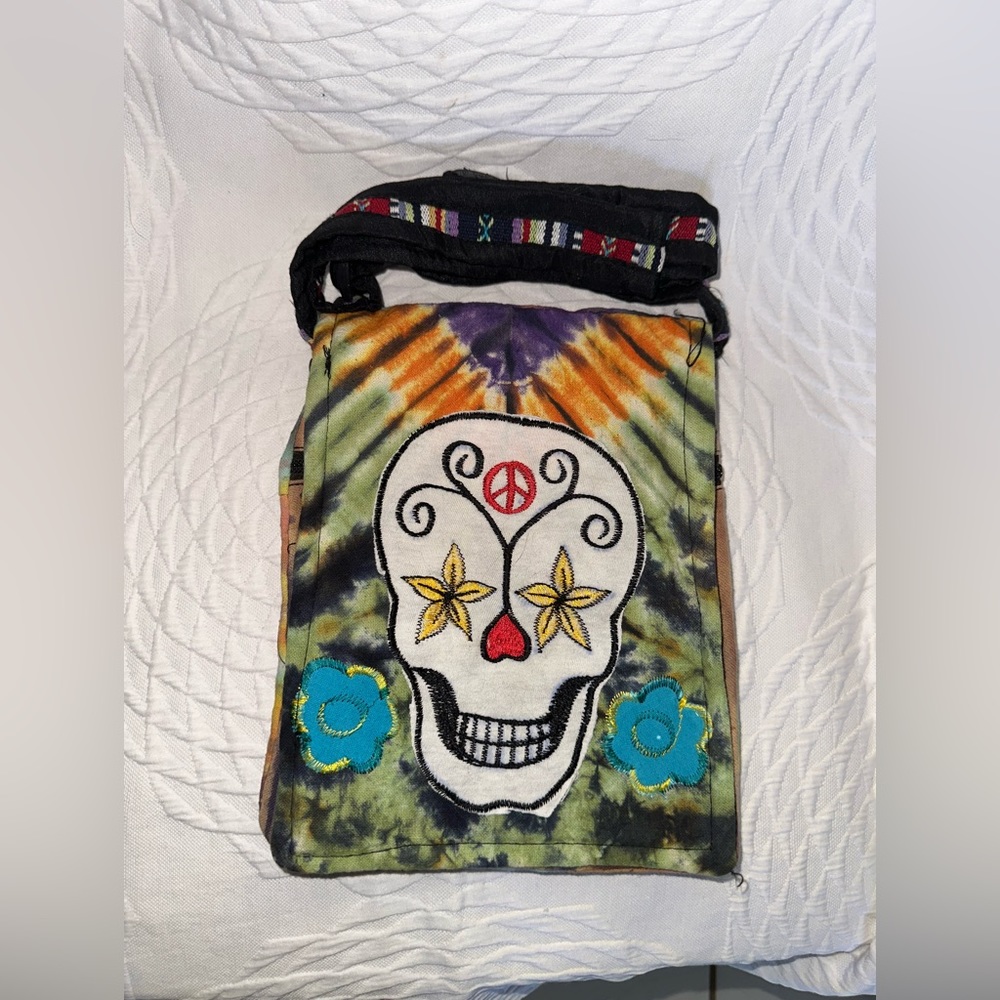 Skull sling bag